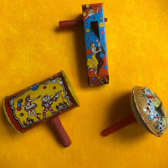 Disney Dumbo Plush and Vintage Circus Toy Noisemaker Metal Bundle - Picture 2 of 8